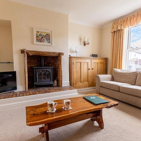 Fir Tree Cottage - Cosy 3 Bed Cottage In Penrhyn Bay With Beautiful Sea Views And Access To Snowdonia Rhôs-on-Sea Exterior foto