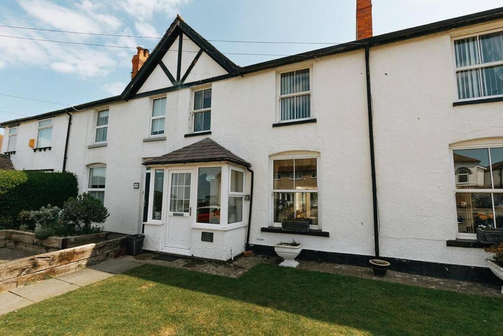 Fir Tree Cottage - Cosy 3 Bed Cottage In Penrhyn Bay With Beautiful Sea Views And Access To Snowdonia Rhôs-on-Sea Exterior foto