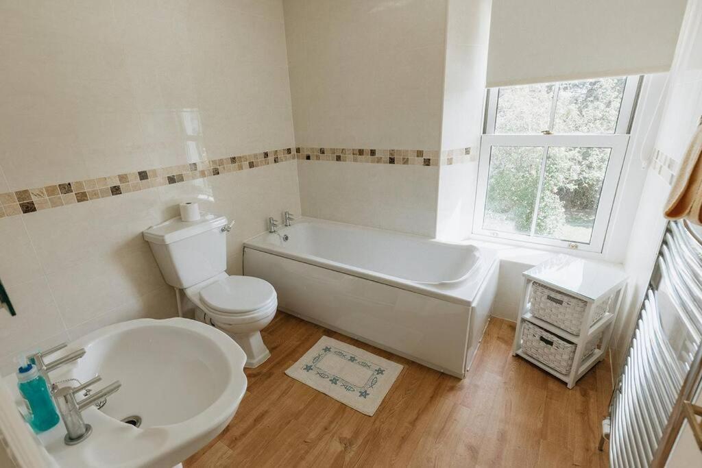 Fir Tree Cottage - Cosy 3 Bed Cottage In Penrhyn Bay With Beautiful Sea Views And Access To Snowdonia Rhôs-on-Sea Exterior foto